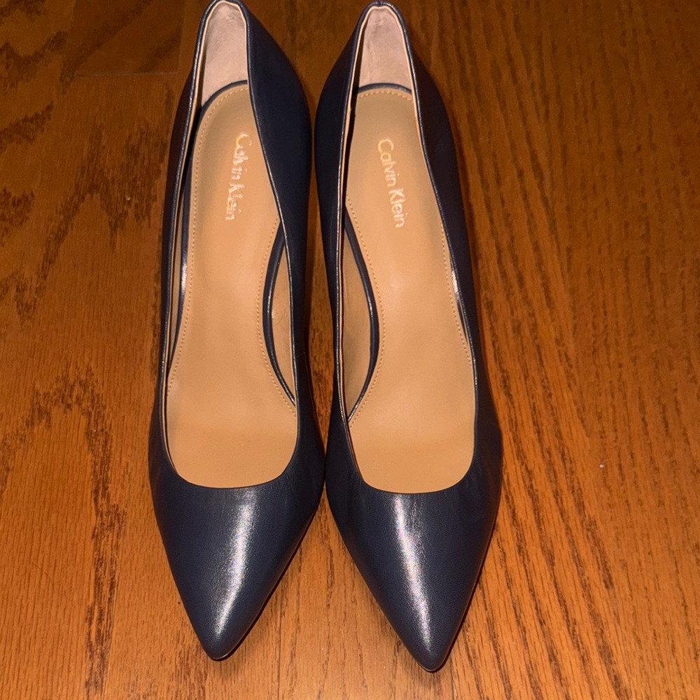 Calvin Klein Women's navy Pumps